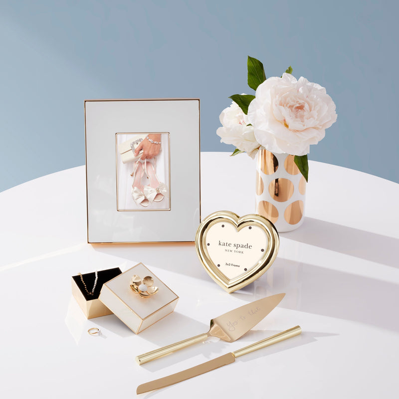 Make It Pop Floral Box - Gold