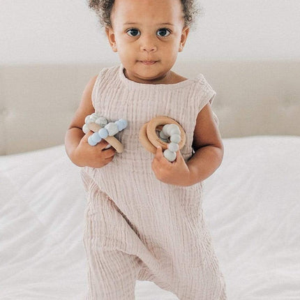 https://ik.imagekit.io/c2dr4dawp/https%3A%2F%2Fcdn.shopify.com%2Fs%2Ffiles%2F1%2F0088%2F4506%2F6325%2Fproducts%2Fclothes-coco-onesie-5671823278143.jpg%3Fv%3D1712087888?tr=f-jpg
